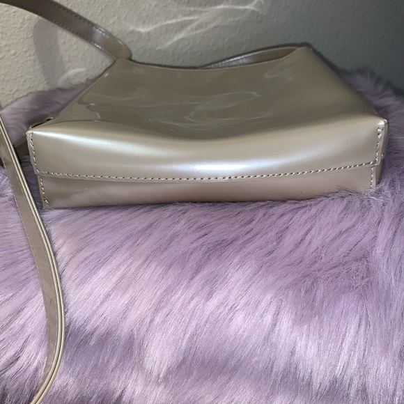 Beijo crossbody silicon iridescent color purse - Picture 4 of 11